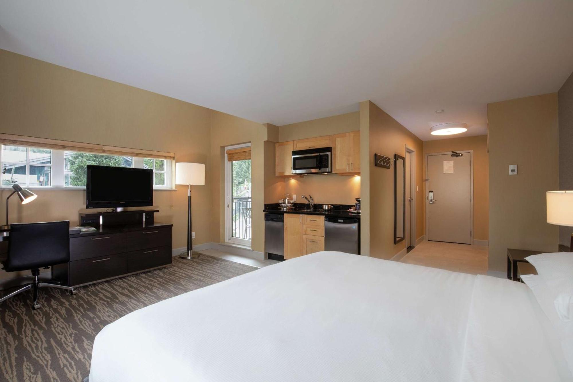 Hilton Whistler Resort & Spa Экстерьер фото