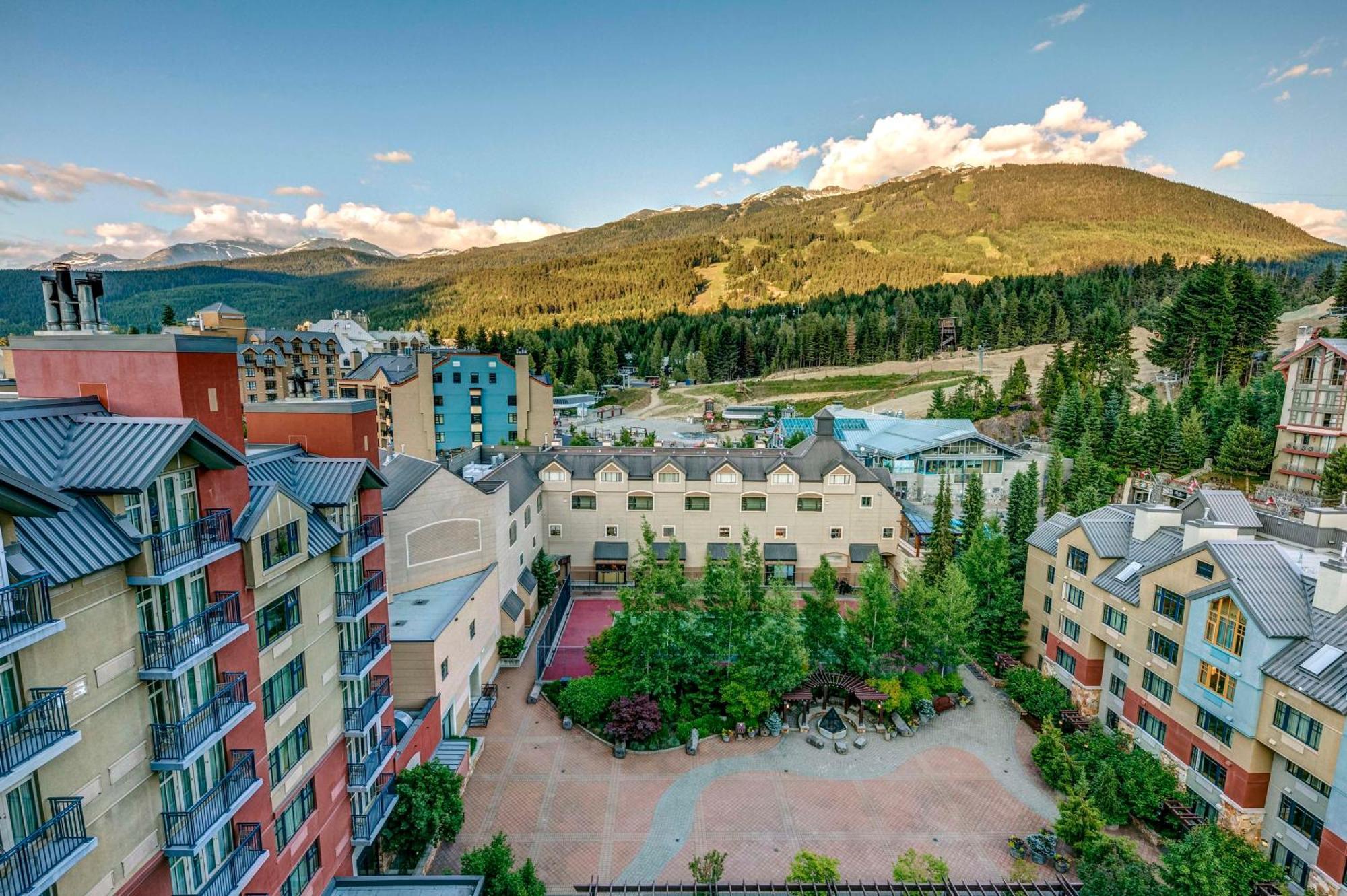 Hilton Whistler Resort & Spa Экстерьер фото